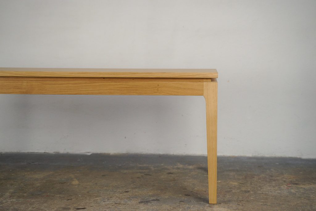 Table d'appoint flottante - France
