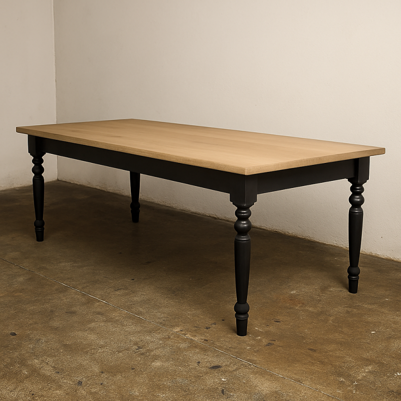 table ancienne en bois massif pieds tournée de couleur noir et plateau fin