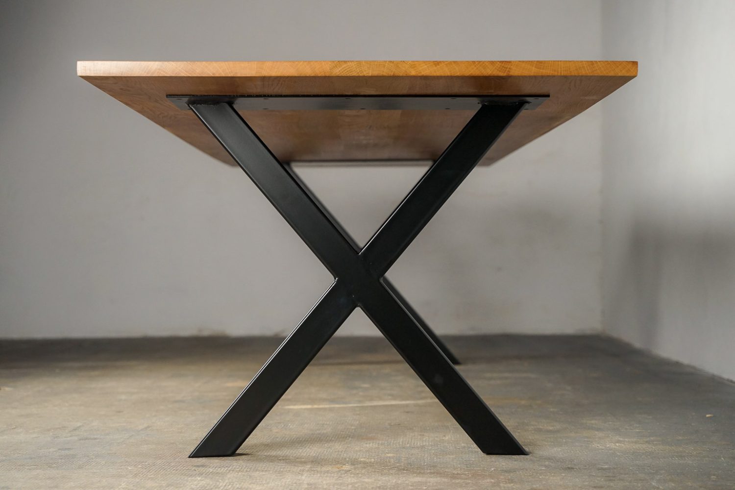 table chene massif pied noir