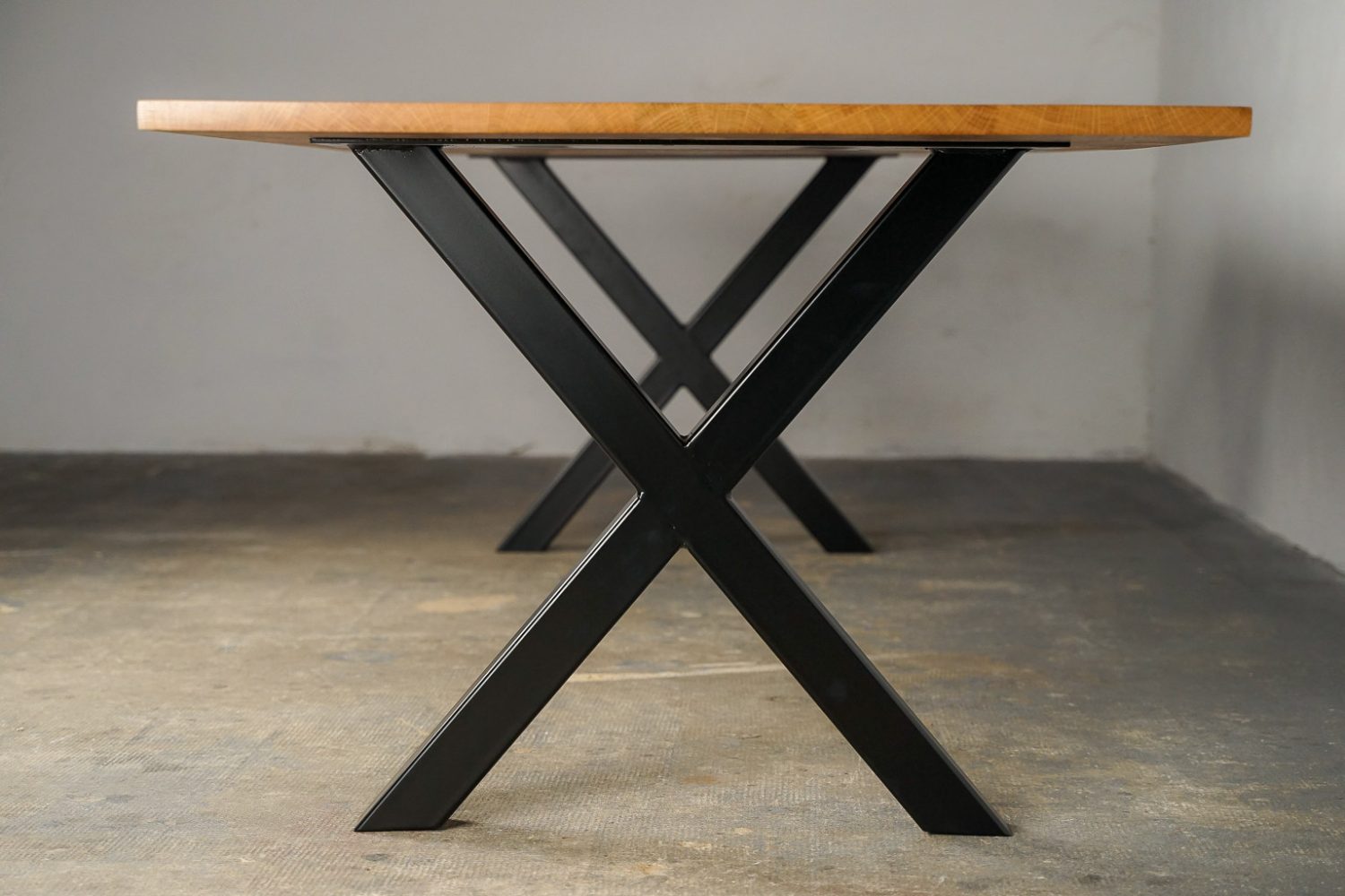 table chene massif pied noir