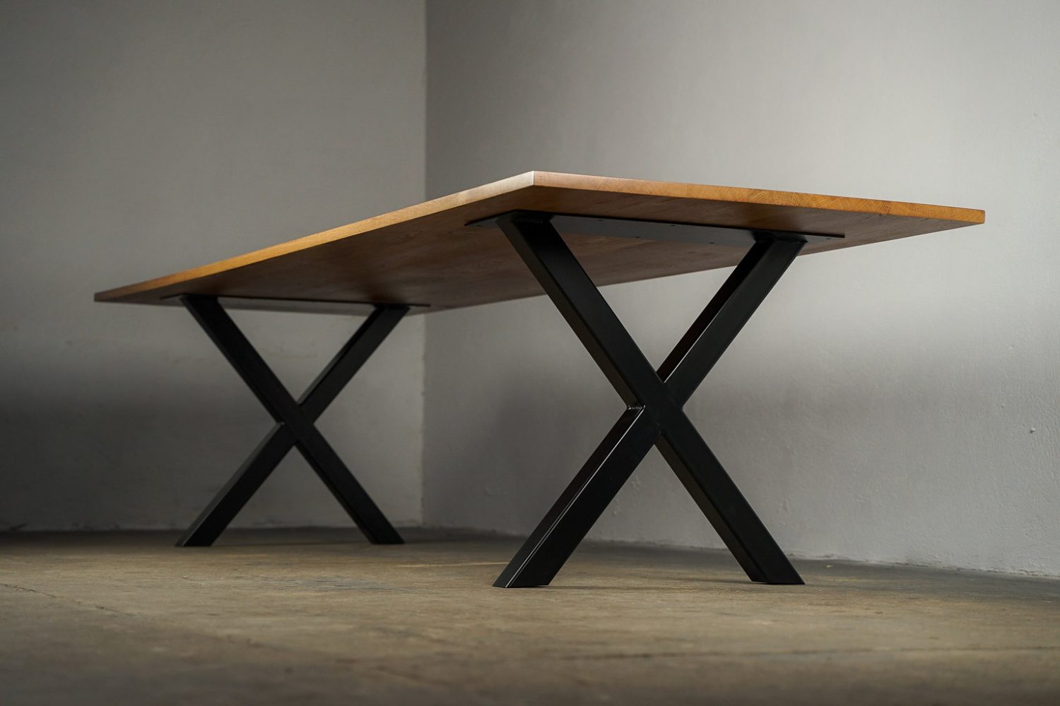 table chene massif pied noir